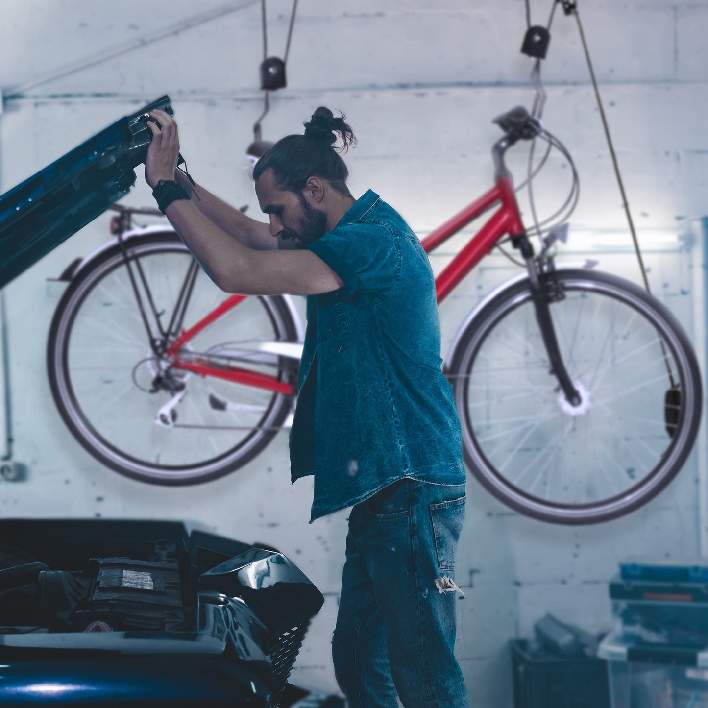 Bicycle lift for the roof