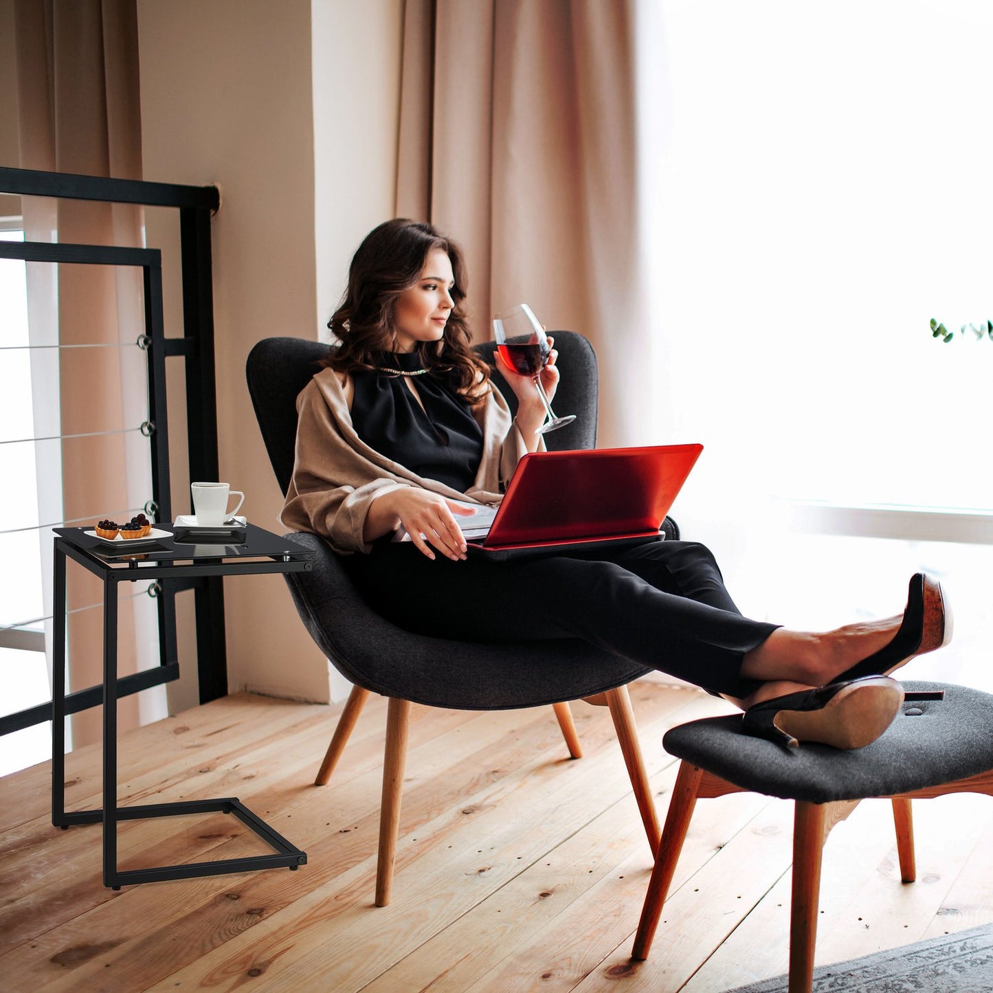 Black C-Form Side Table