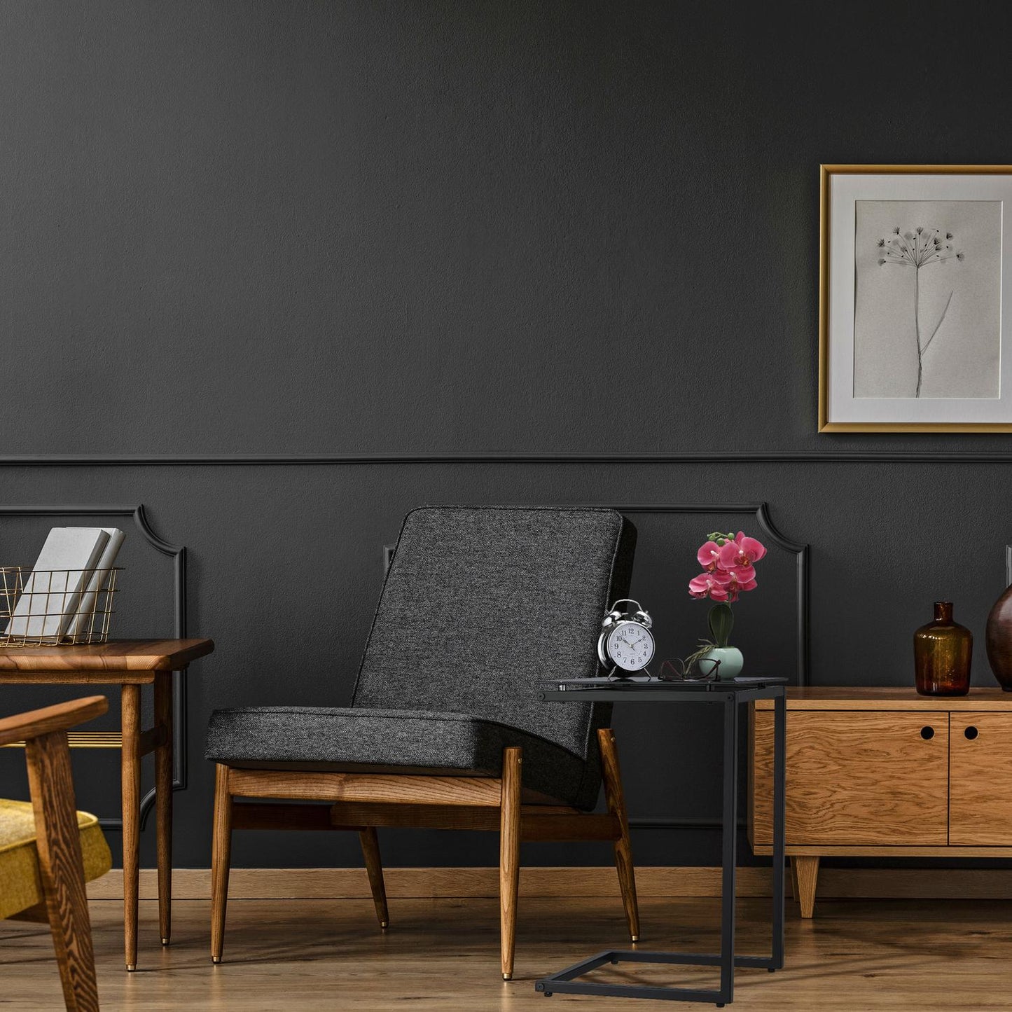 Black C-Form Side Table