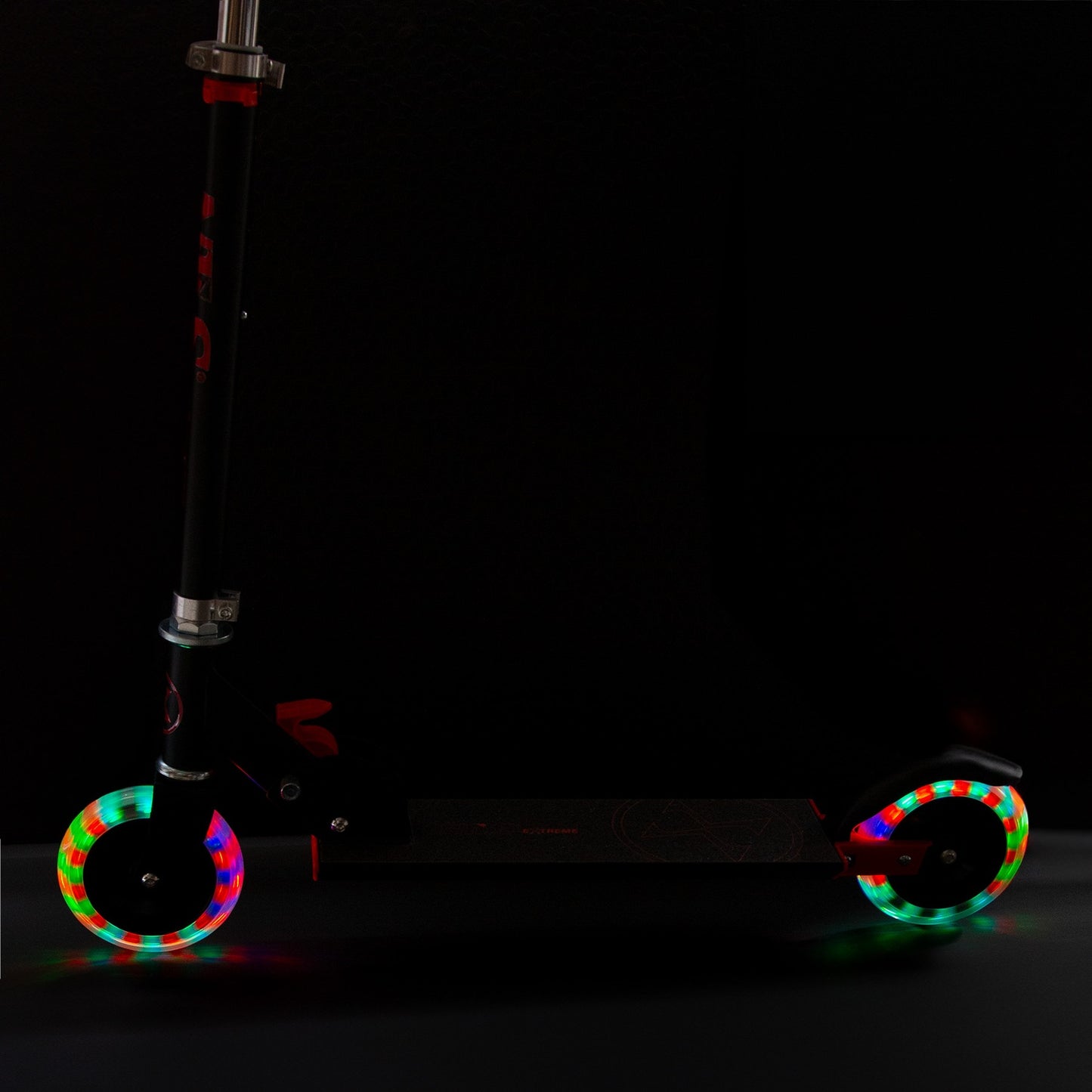 Black-Red Scooter, 120L, Durable Design