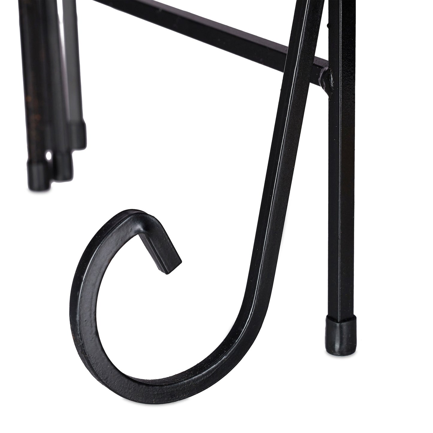Black flower pedestal in metal