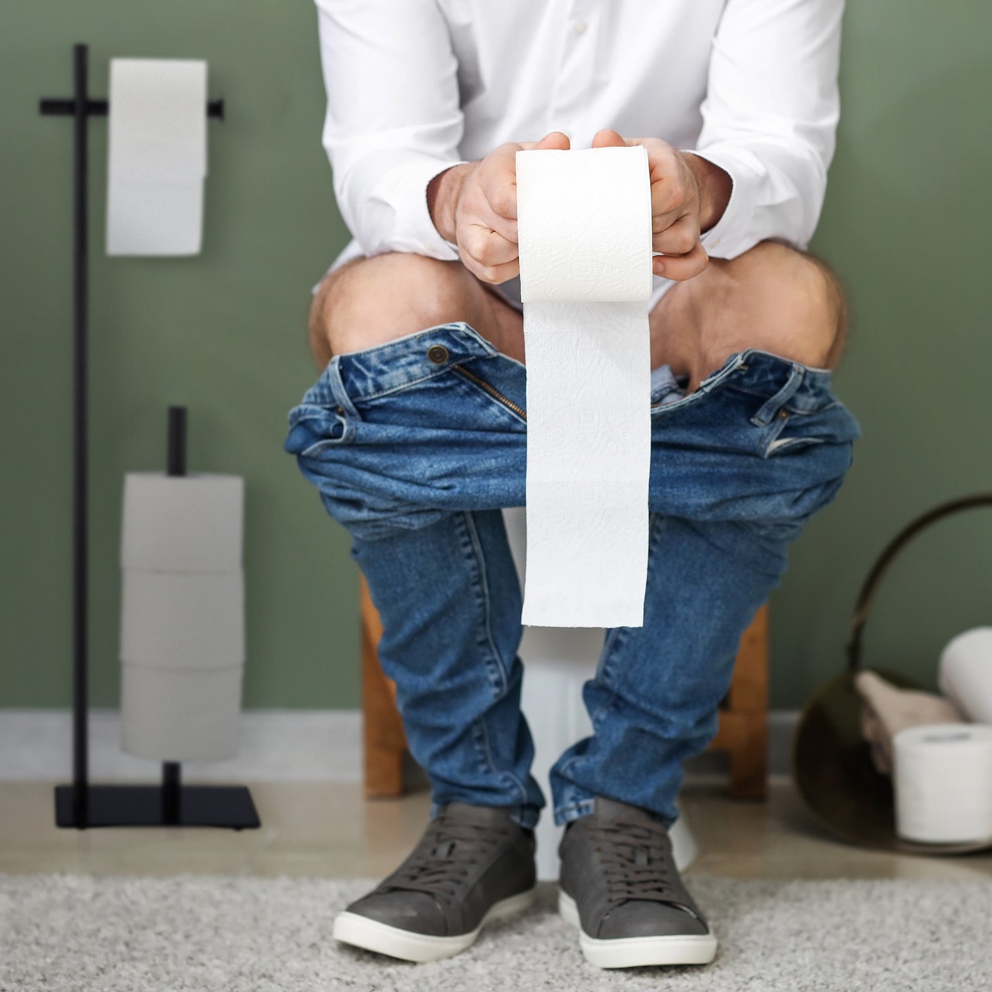 Black toilet paper holder