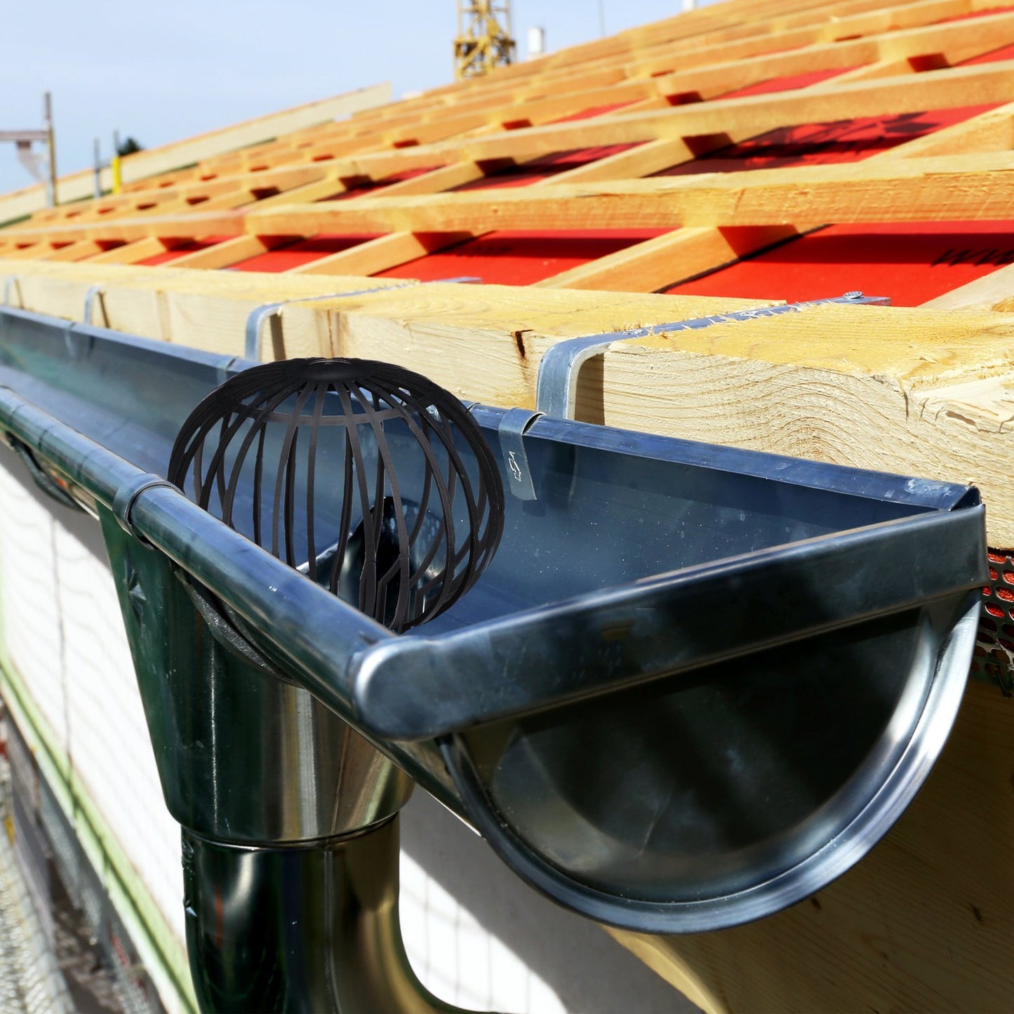 Blade stop for downpipe protection in a set of 4