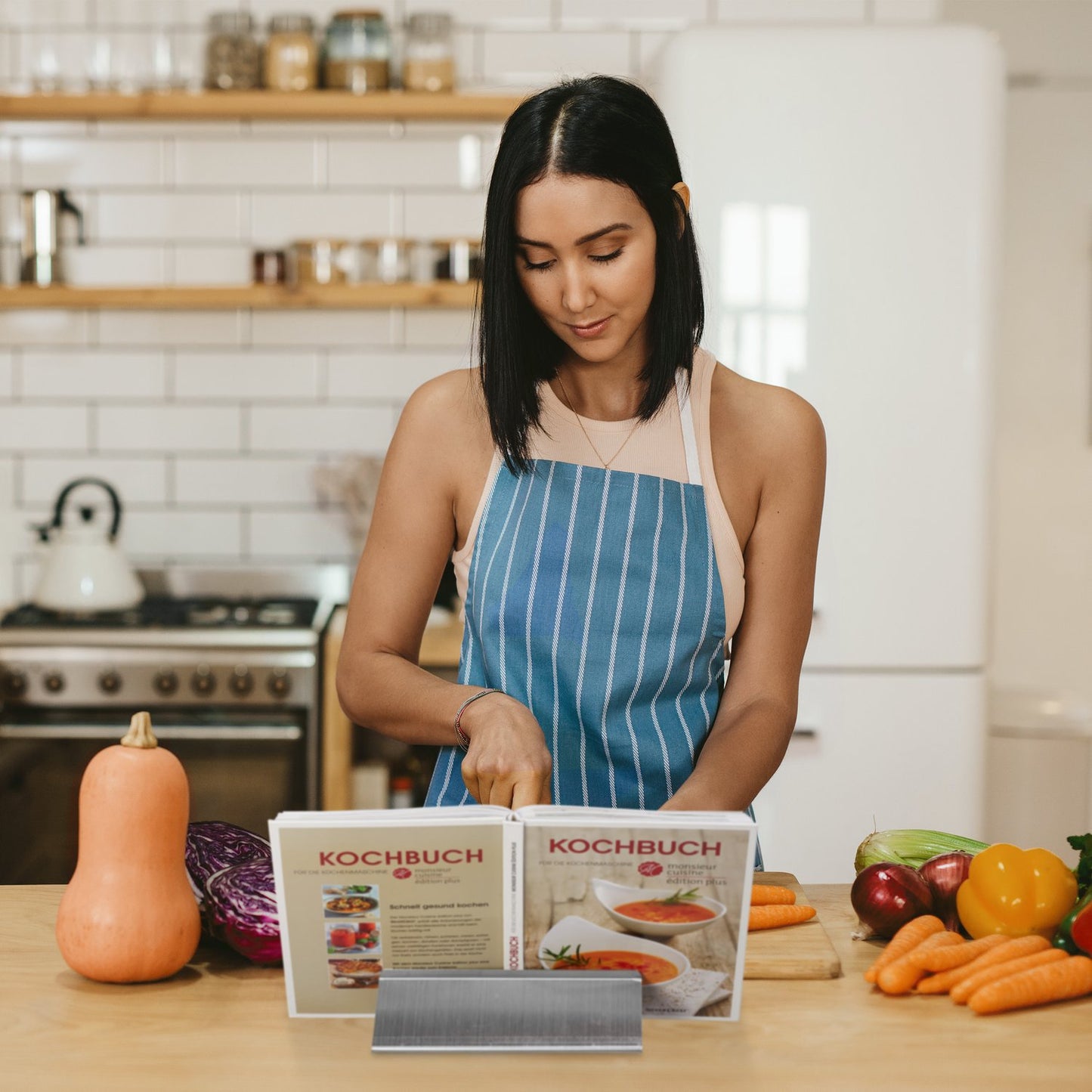 Bookcase in metal & glass