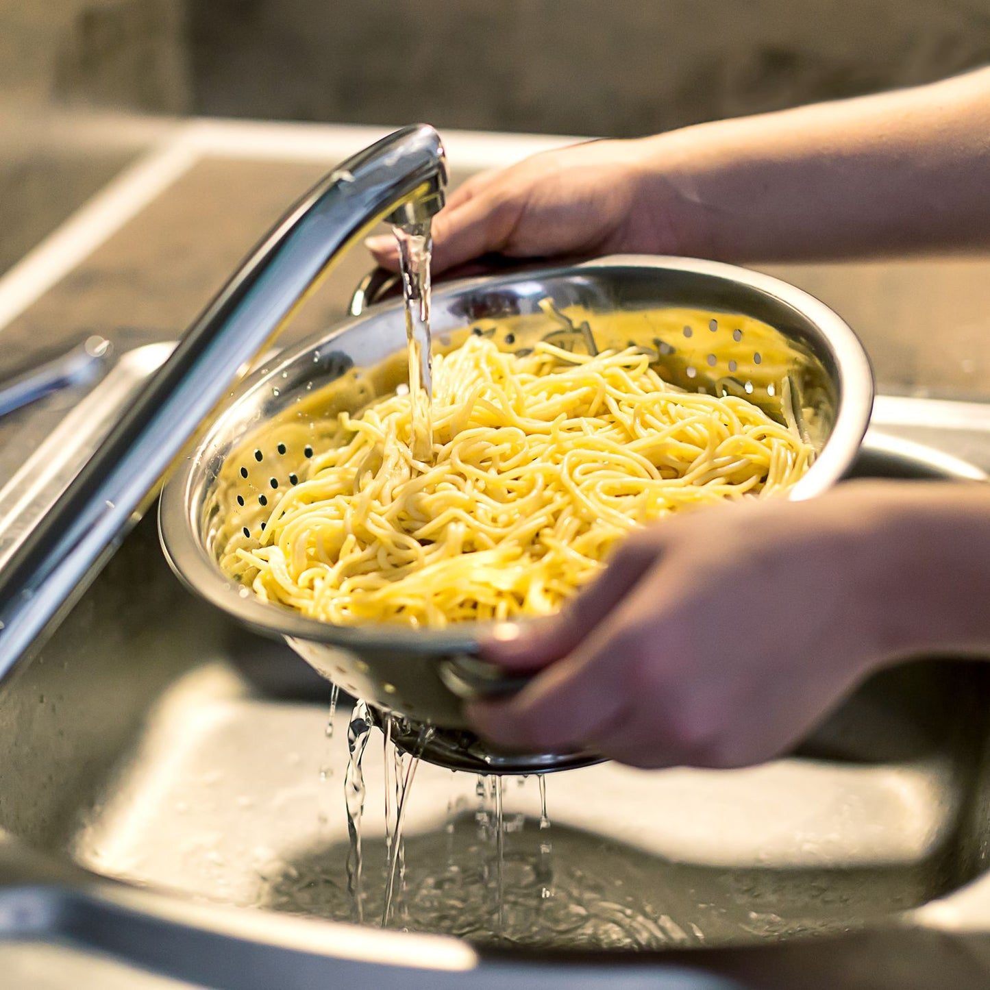 Bowl set in stainless steel