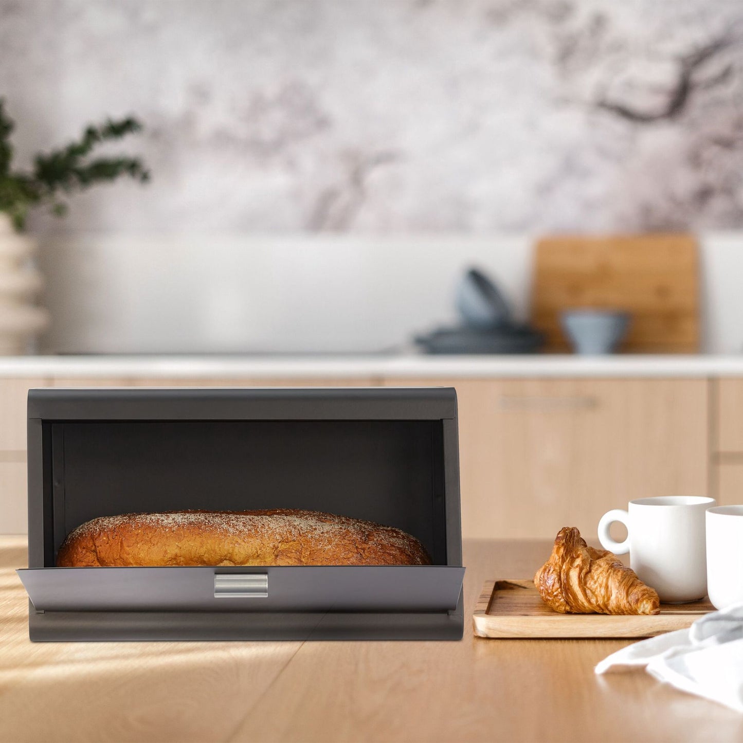 Bread basket in stainless steel