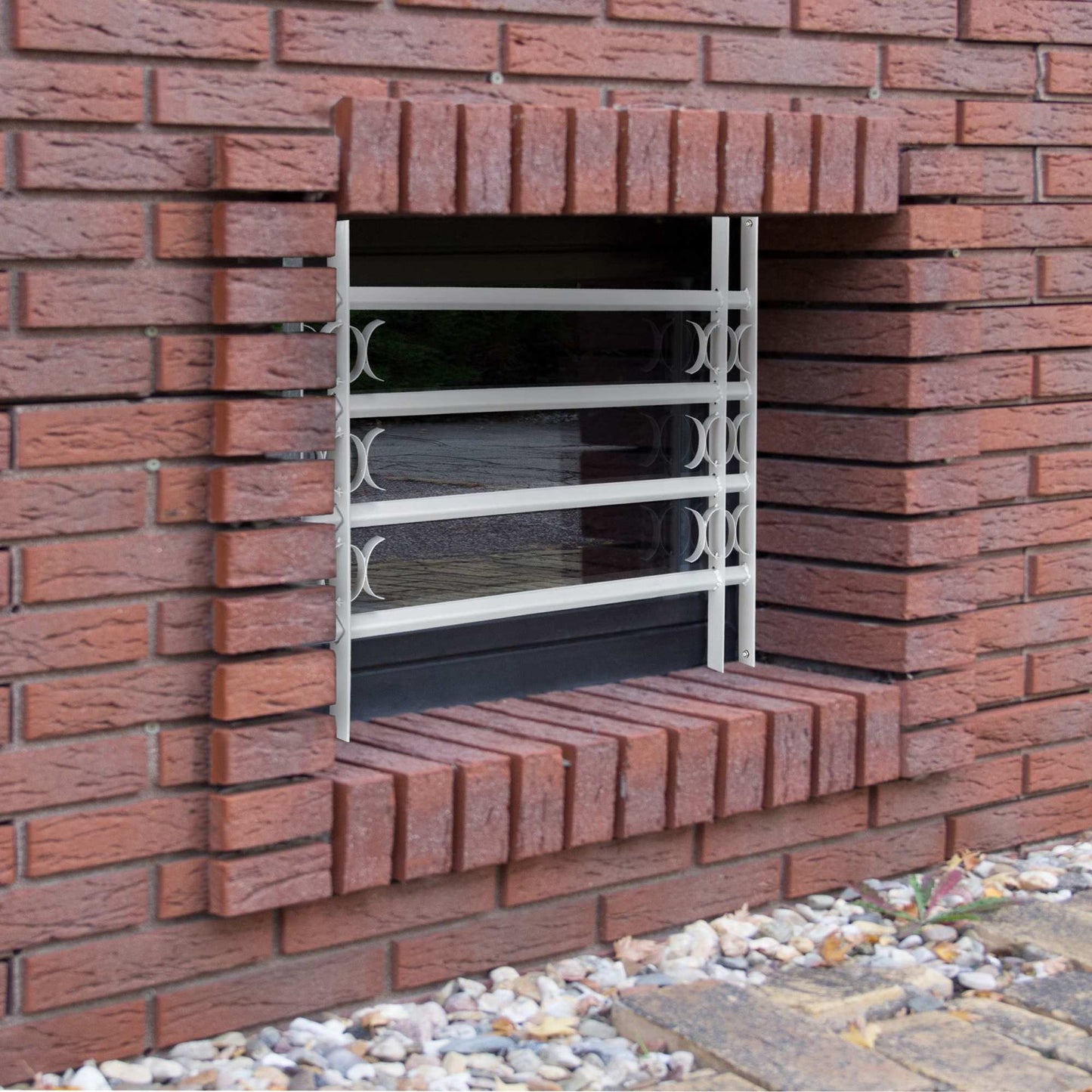 Burglary protection with extendable window grill
