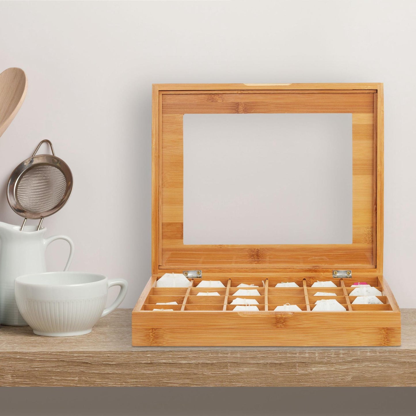 Capsule box in bamboo with 24 compartments
