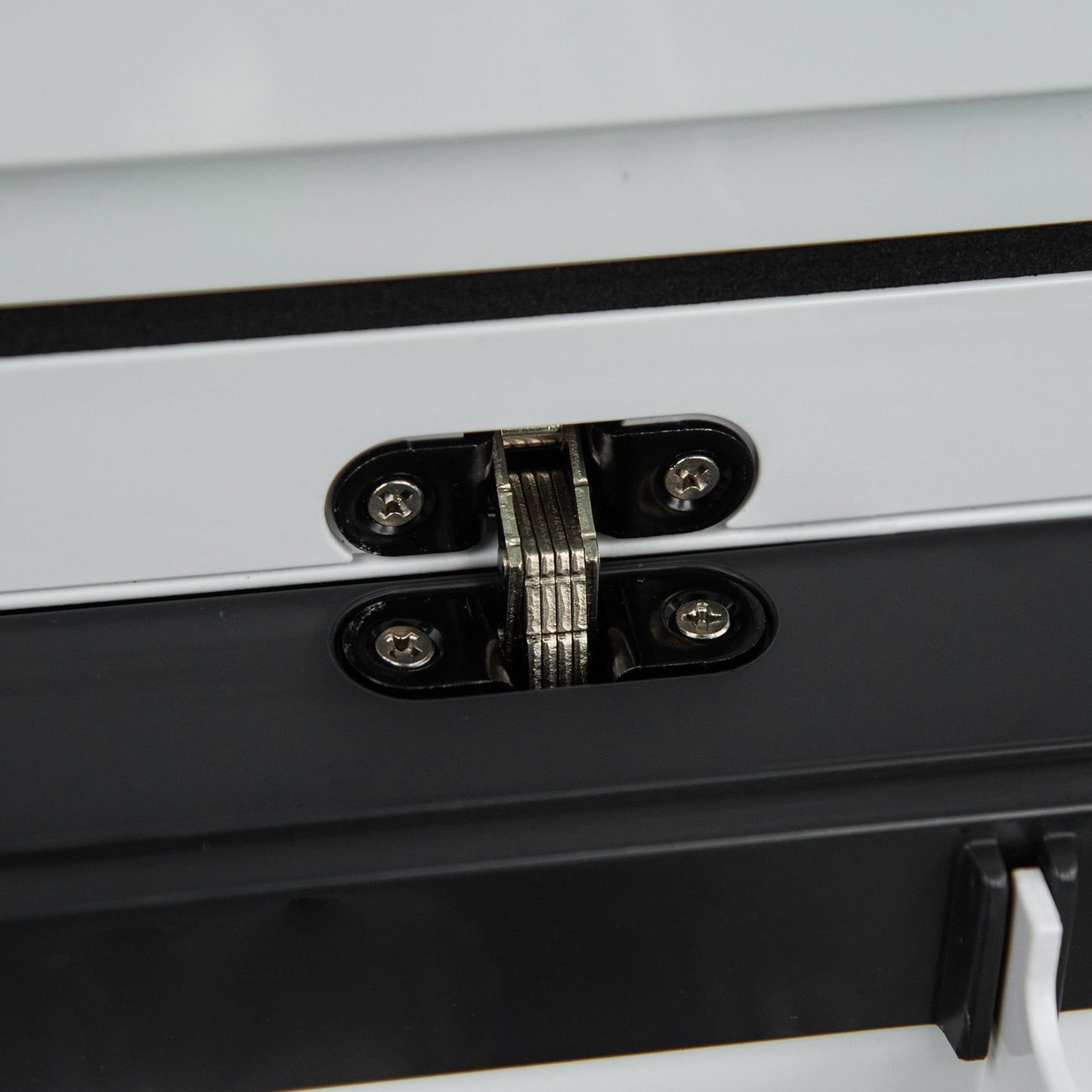 Car cooler 30L - LCD, Dual Voltage, Portable refrigerator