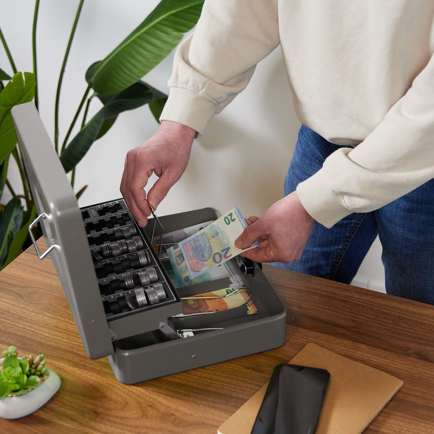 Cash drawer with combination