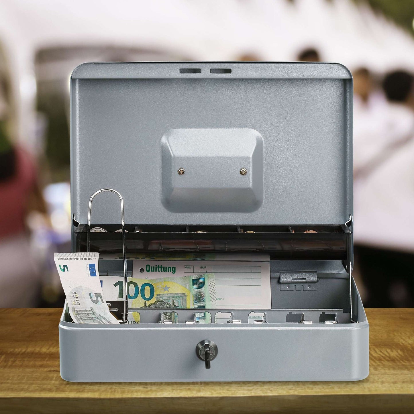 Cash drawer with lock