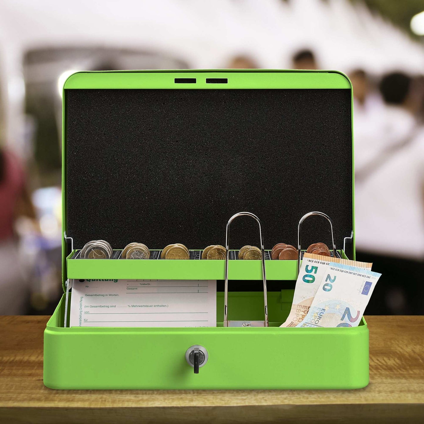 Cash drawer with lock