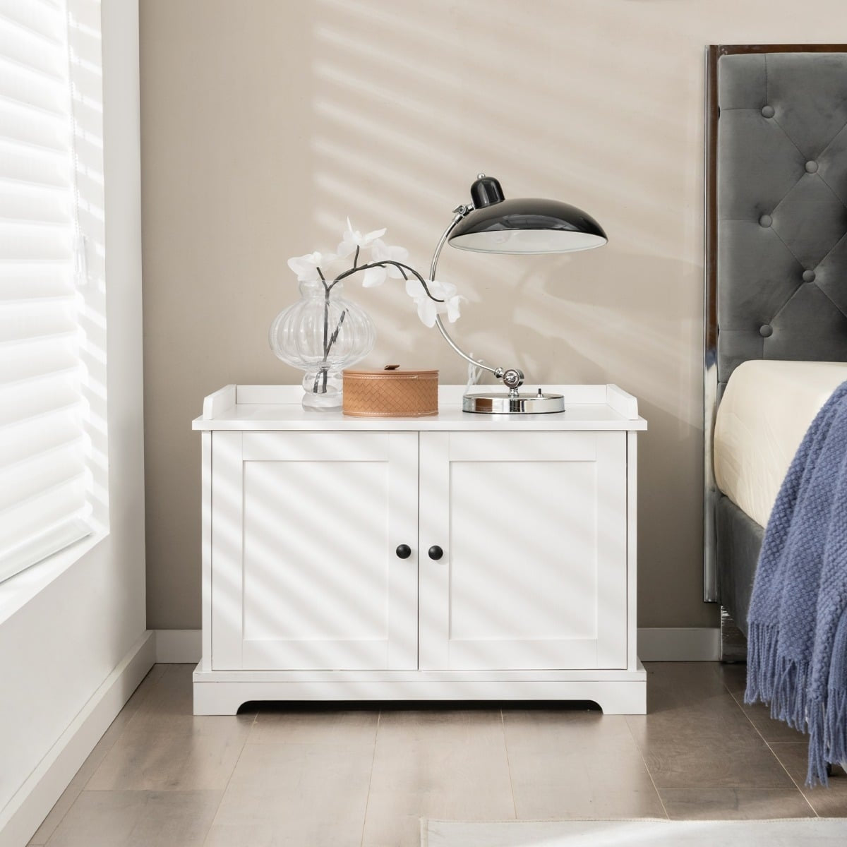 Cat Litter Box Cabinet with Scratching Pad, White