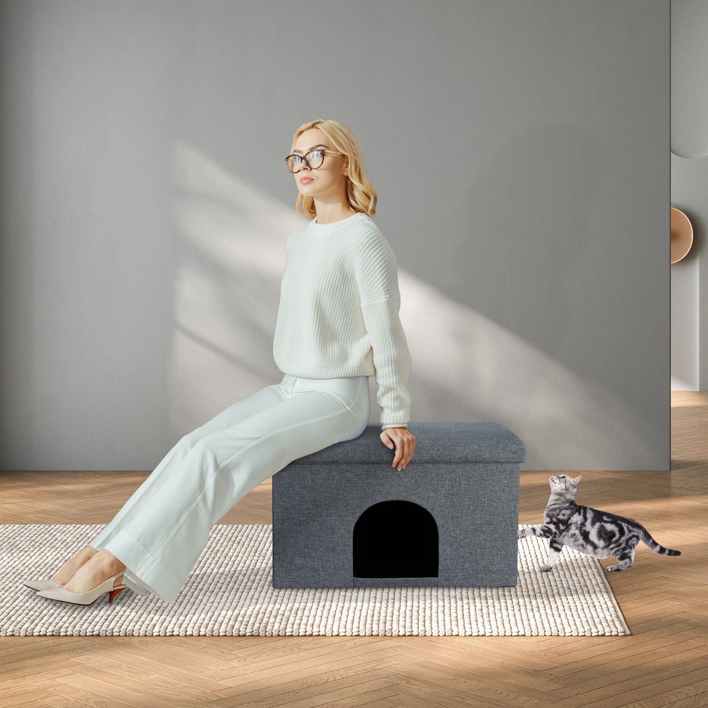Cat hide with seat cushion in grey