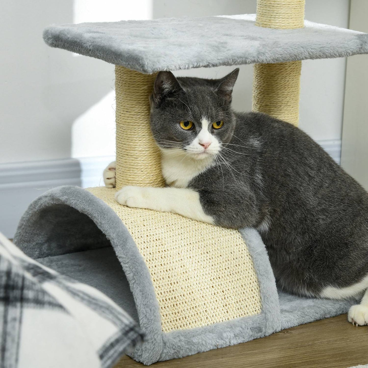 Cat Tree with Sisal Posts & Plush Balls, 72 cm