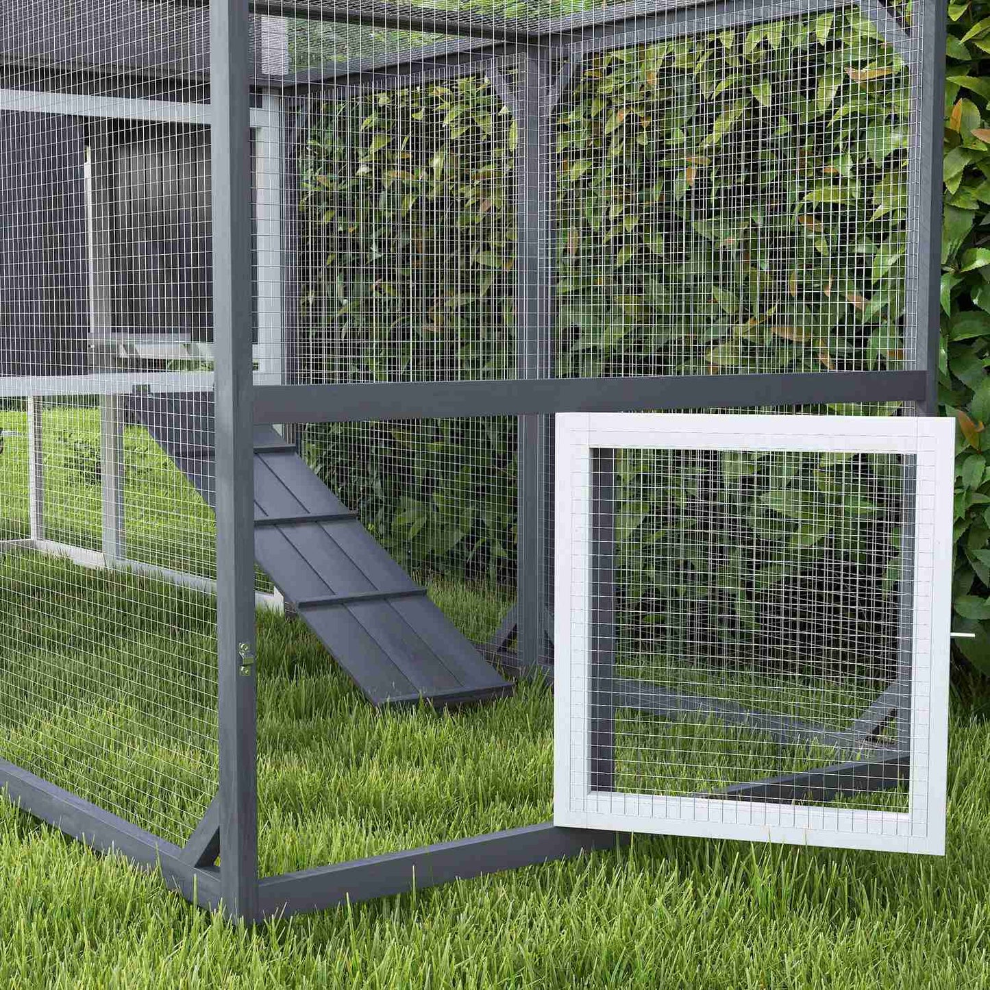 Wooden chicken house with nesting box, for 3-4 chickens