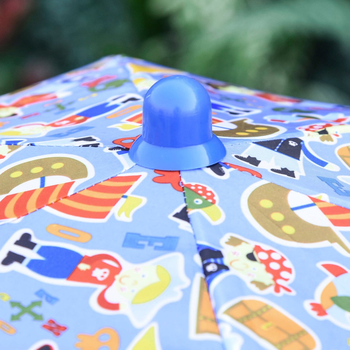 Garden furniture for children - table, 2 chairs, parasol