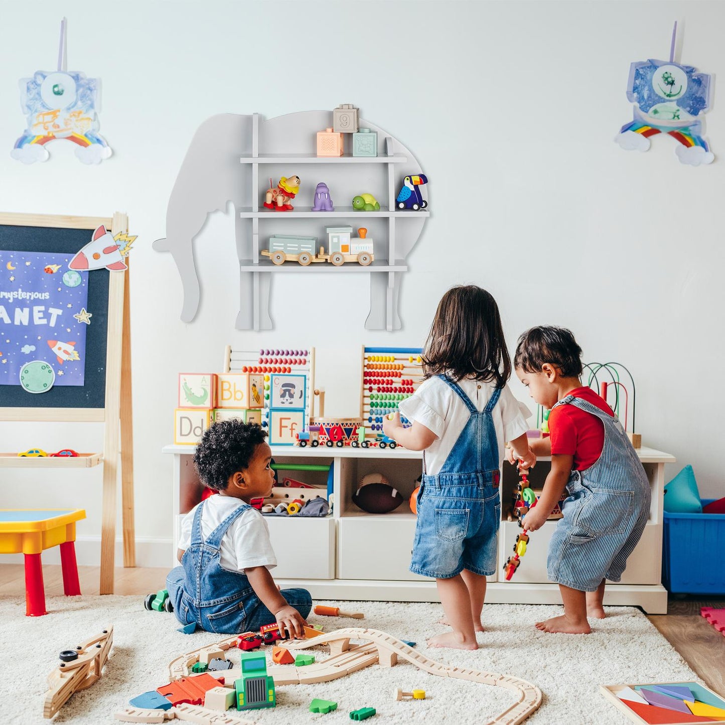 Children's shelf elephant