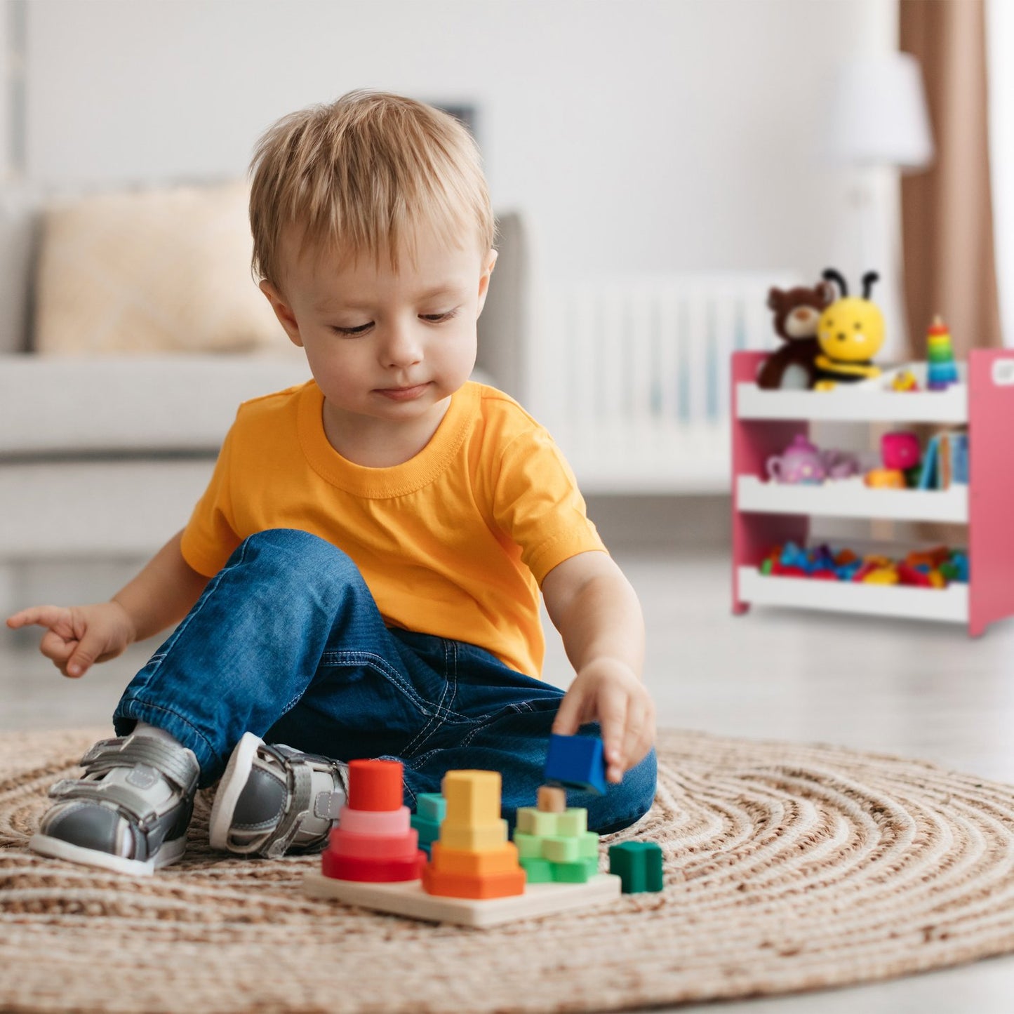 Children's shelf with 5 compartments
