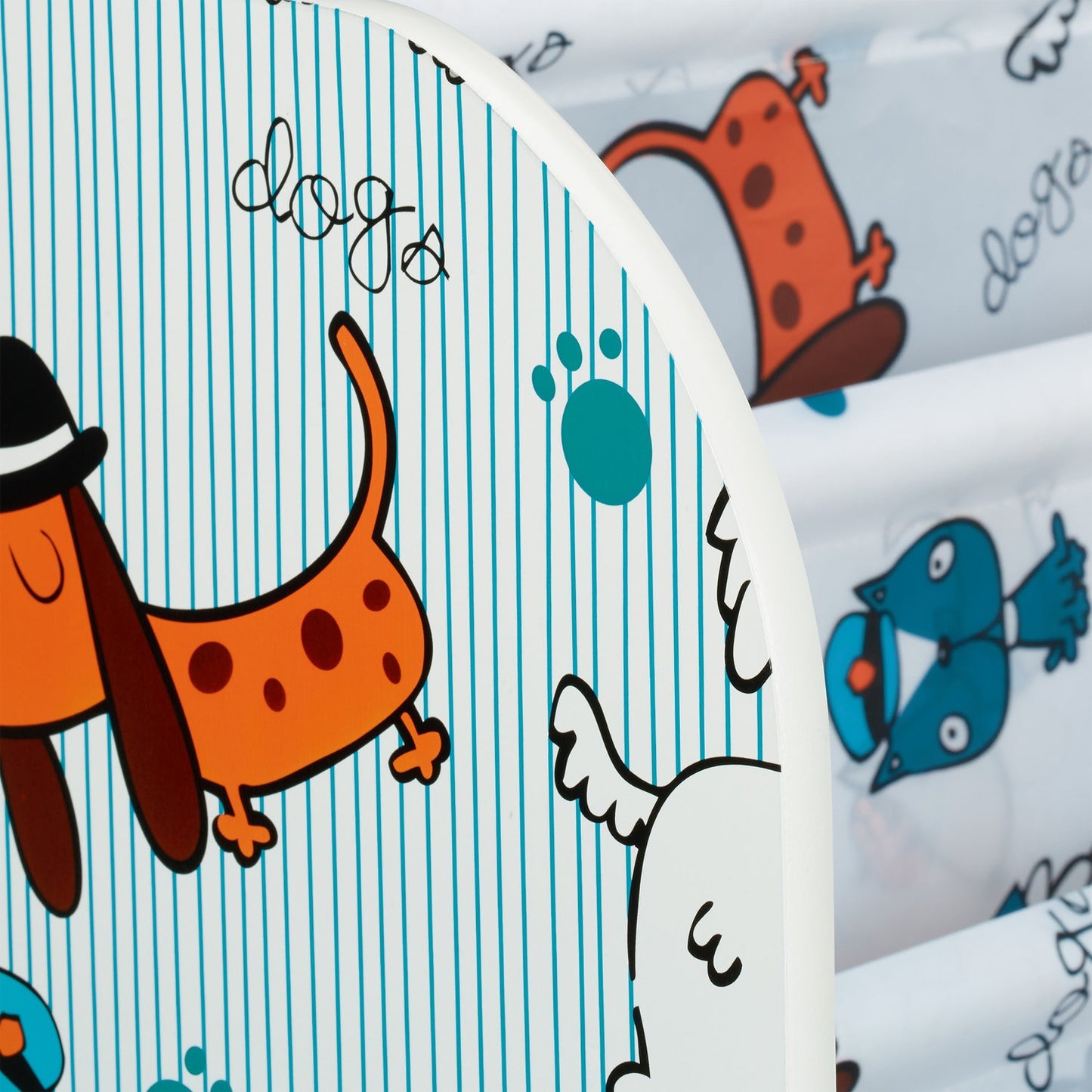 Children's shelf with dog motif