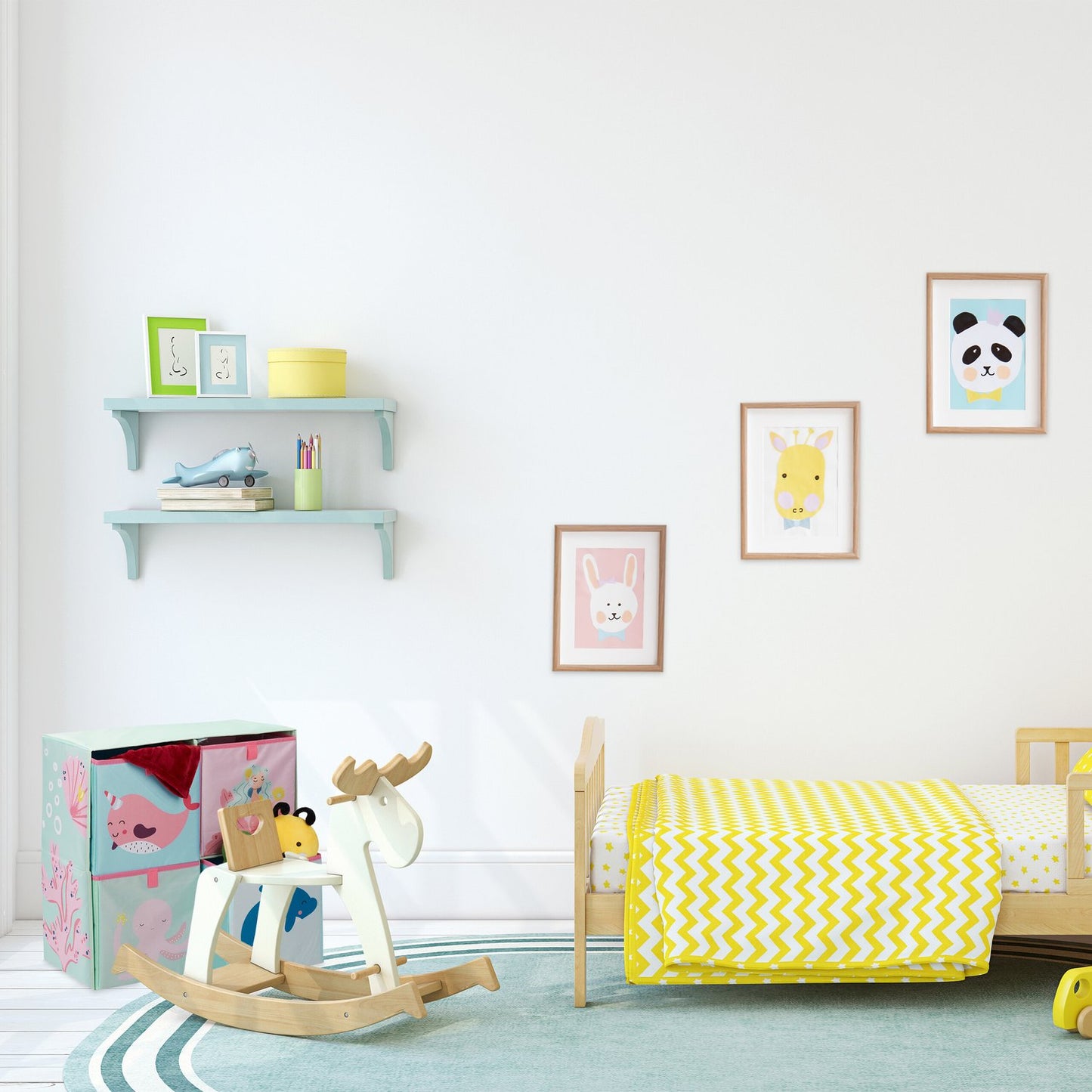 Children's shelf with drawers