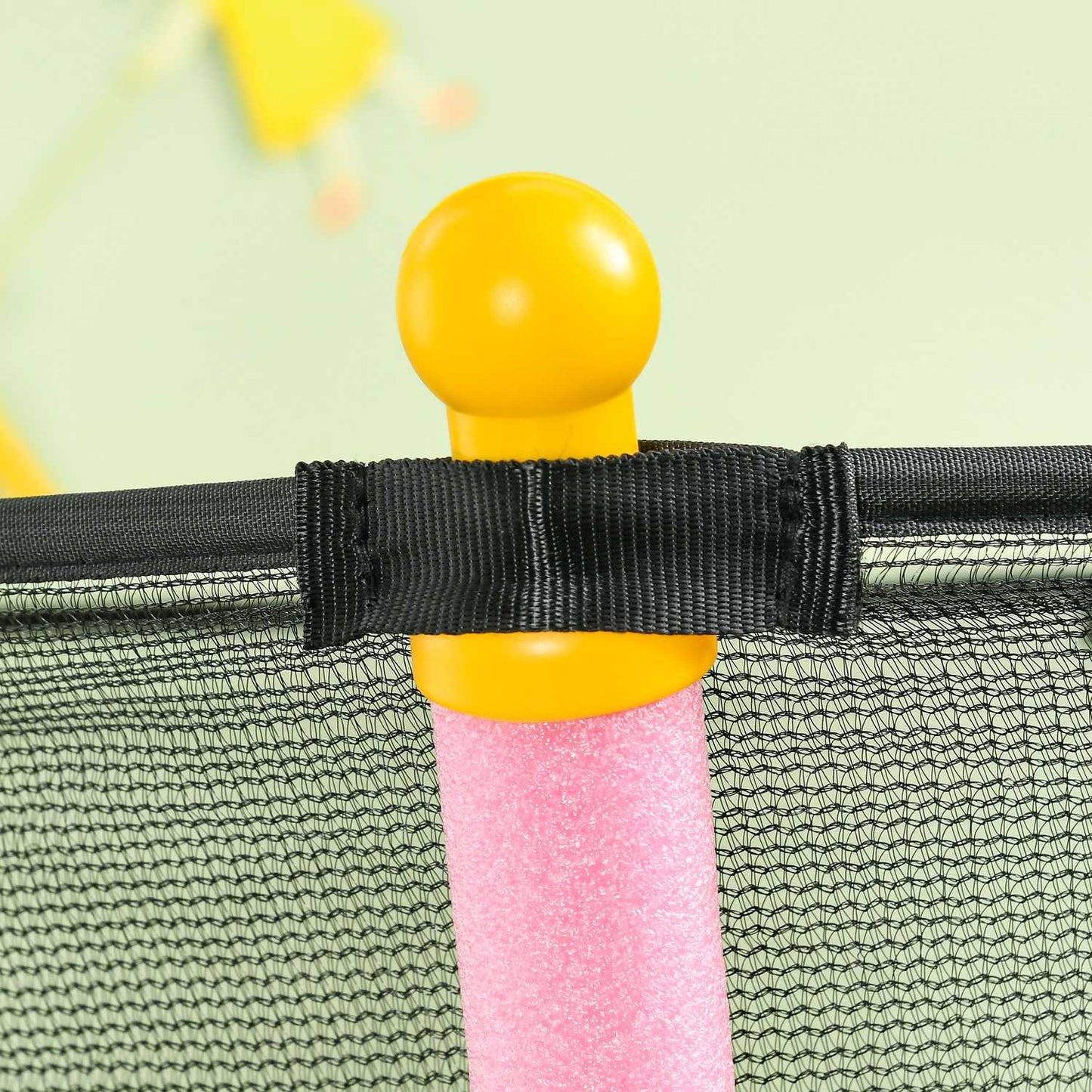 Children's 163.5 cm pink trampoline with safety net, up to 50 kg