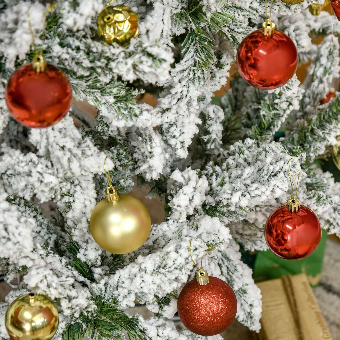 Artificial Christmas tree, 150 cm snowy pine, 358 branch tips
