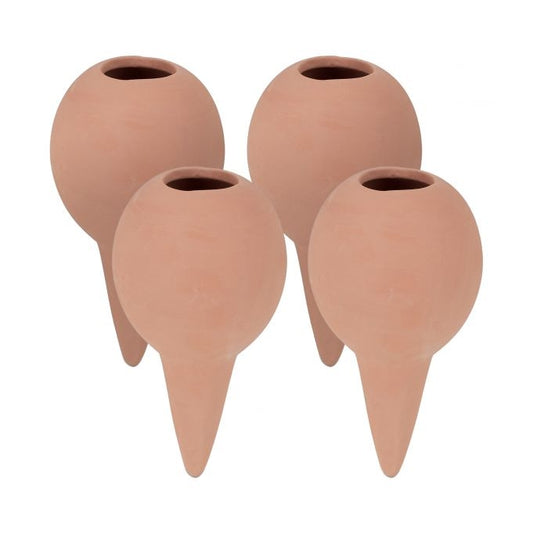 Clay cone for irrigation in a set of 4