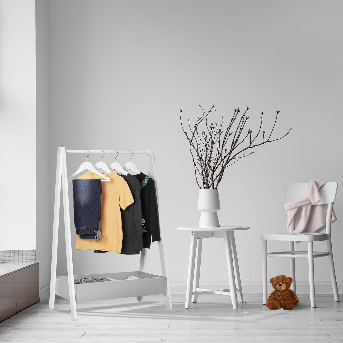 Clothes hanger for children