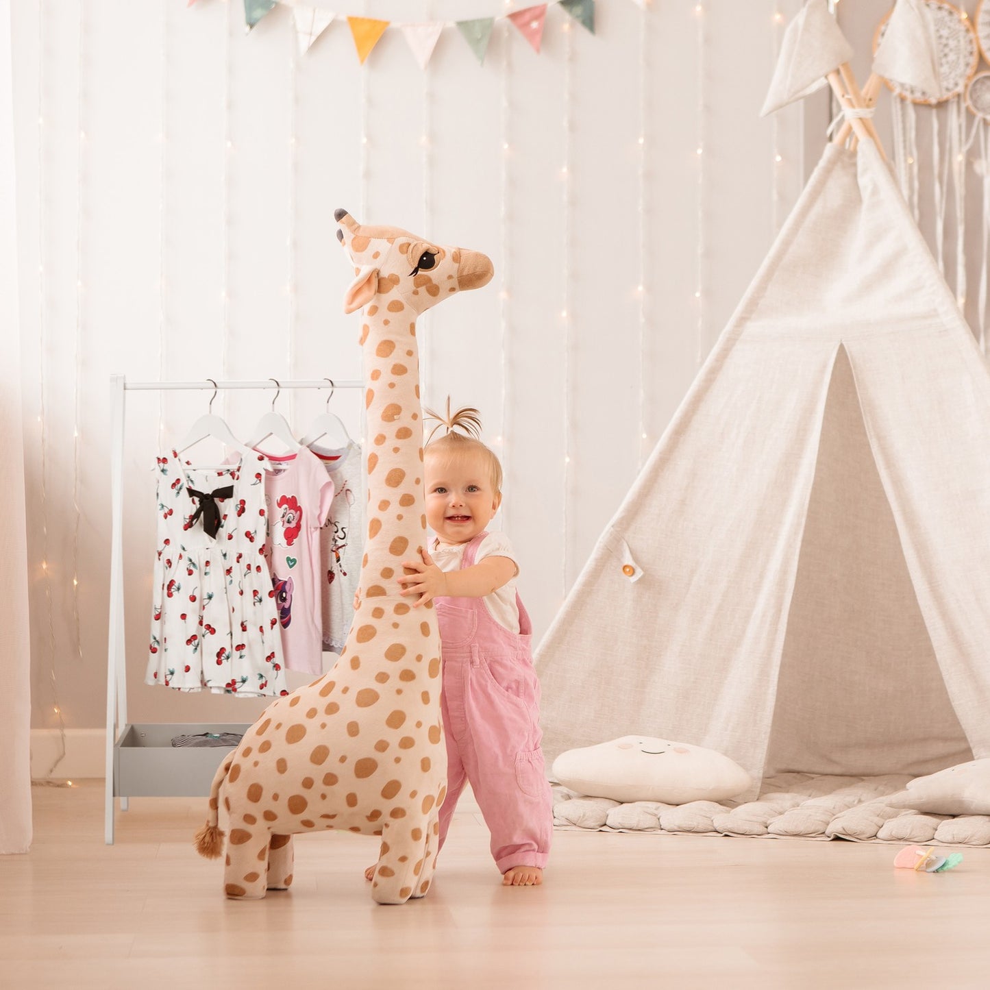 Clothes hanger for children