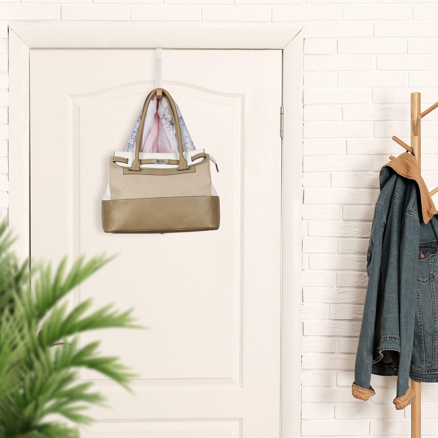 Clothes hanger for folding doors - set of 2