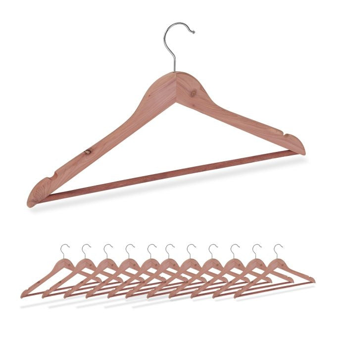 Clothes hangers in cedar wood 12-pack