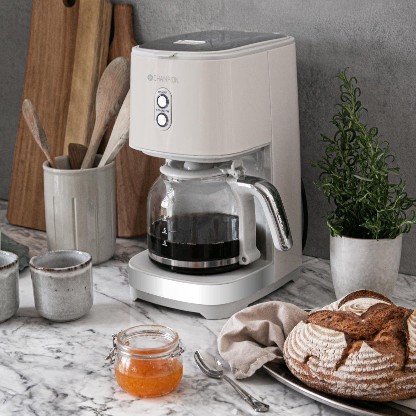Coffee maker 12-cup/1.5L KB610 Creme White Series