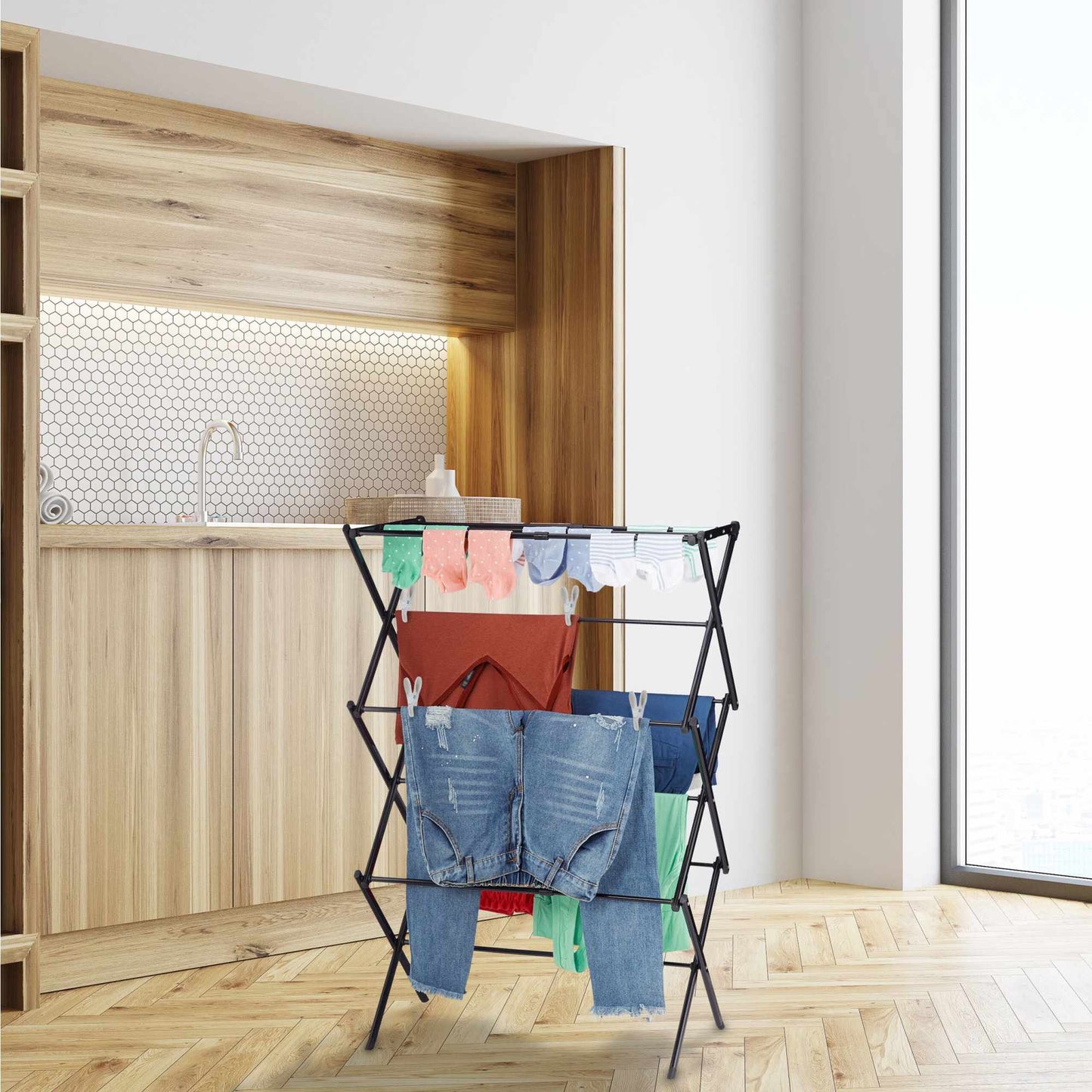 Collapsible clothes hanger with 50 clips