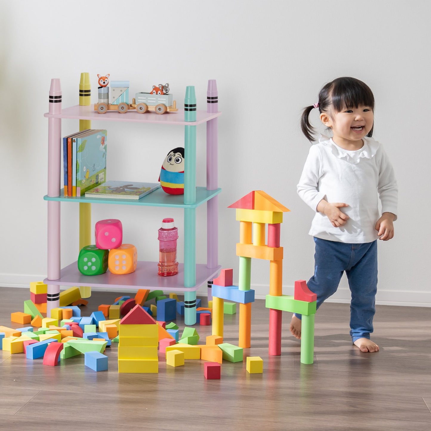 Colorful children's shelf with 3 shelves