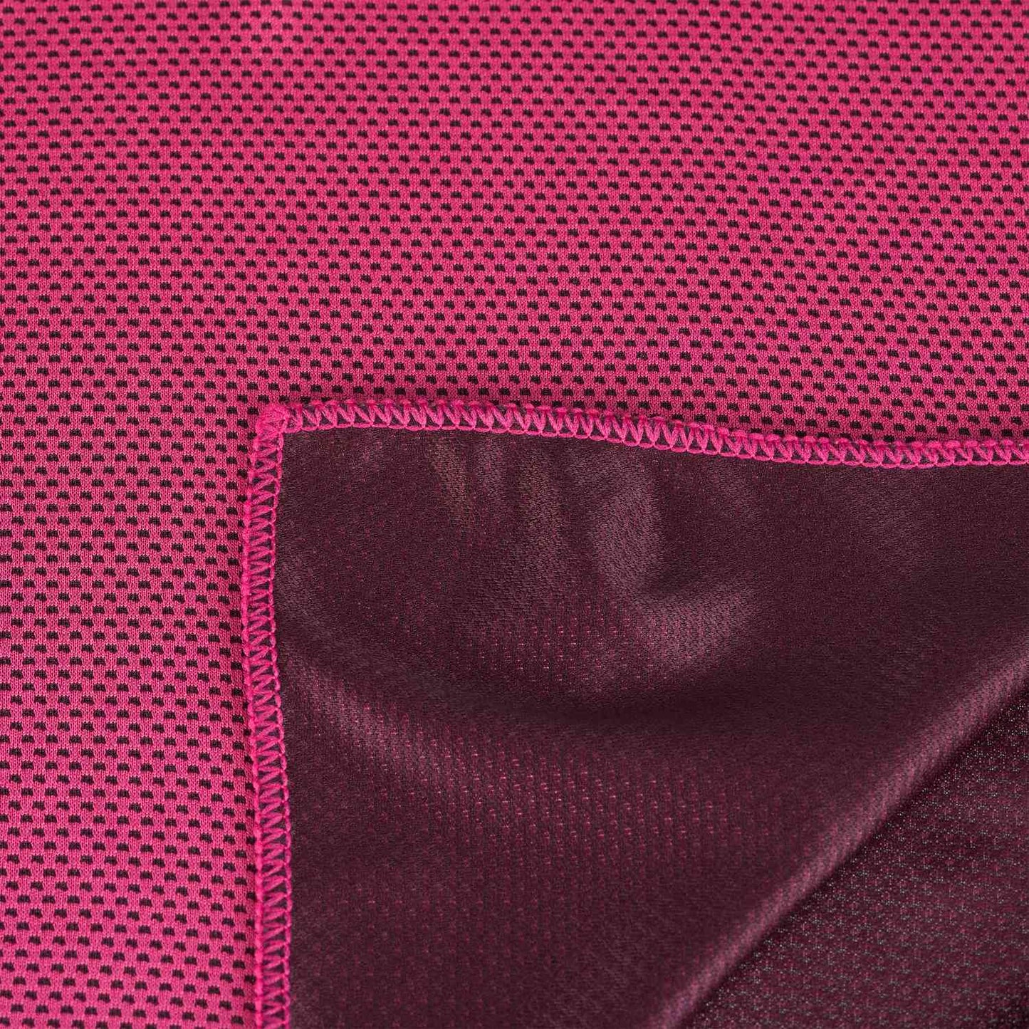 Cooling towel in a pack of 2