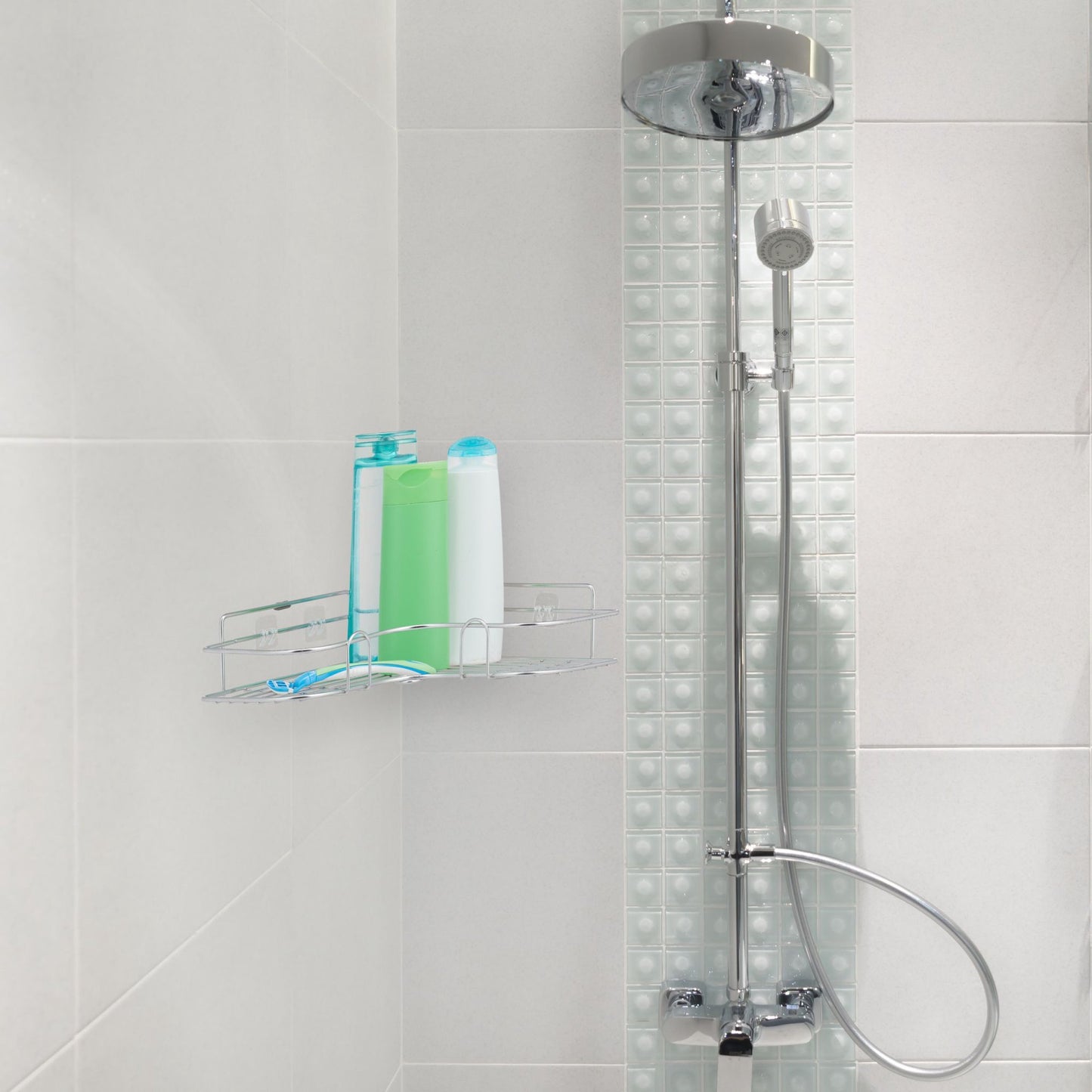 Corner showers without drilling