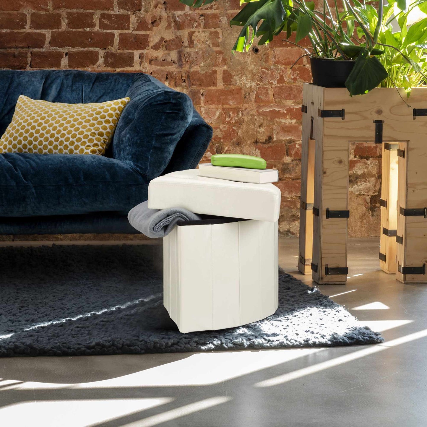 Corner stool with storage space