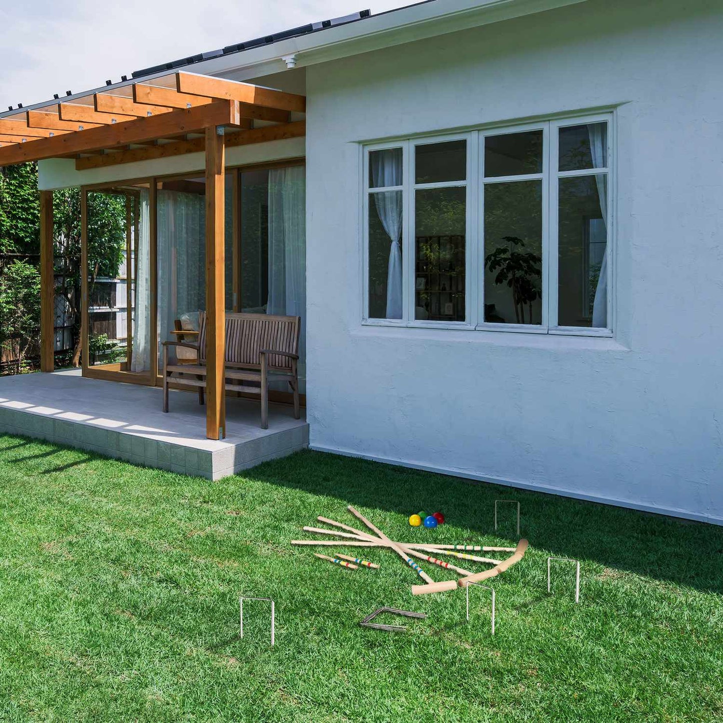 <p>Experience endless outdoor fun with this croquet set, perfect for family gatherings. Crafted from durable cherry wood, it ensures long-lasting play for both children and adults.</p>

<ul>
<li>Enjoy a complete croquet set for all ages, ideal for family