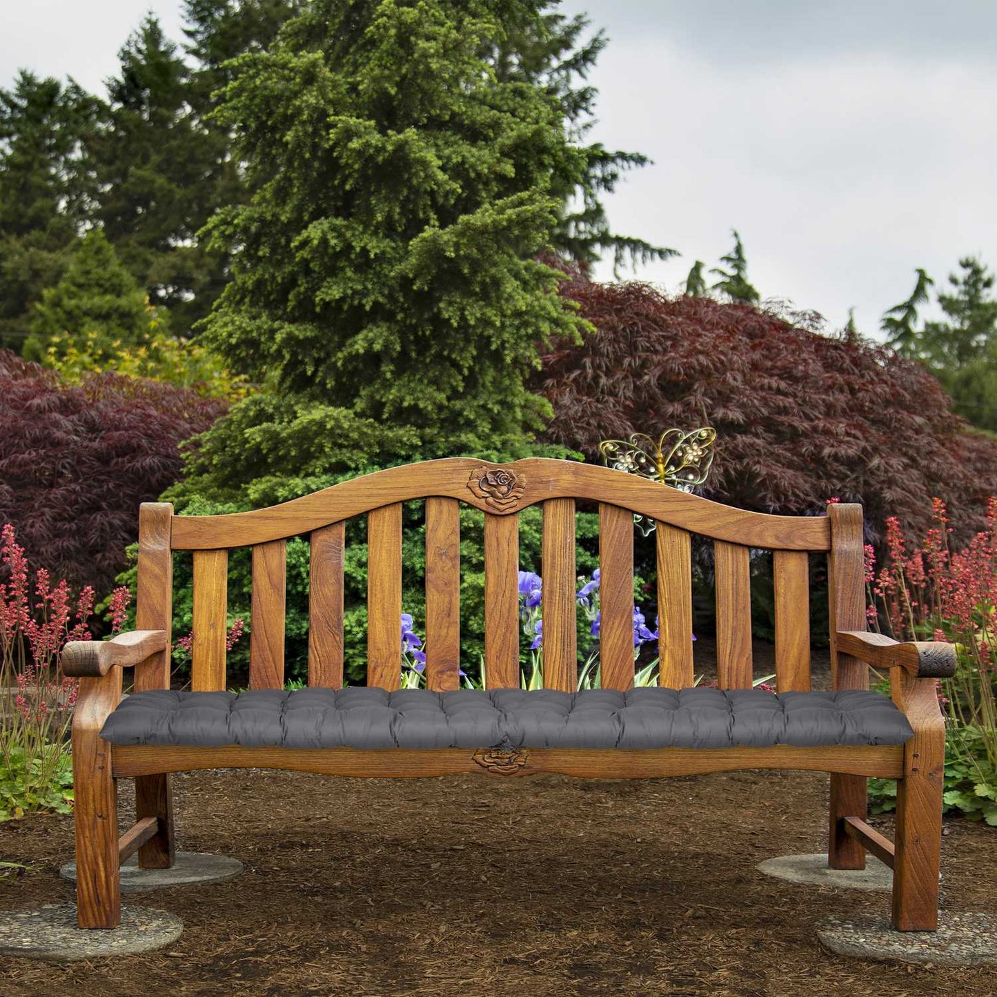 <p>Enhance your outdoor space with our elongated seat cushion, designed for balconies and gardens. This cushion combines comfort with style, featuring a classic gray hue that complements any setting.</p>

<ul>
<li>Enjoy optimal comfort with soft foam rubb