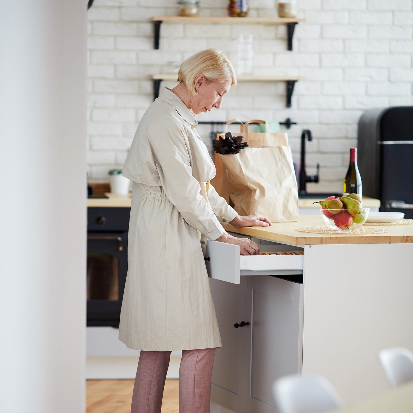 Cutlery tray in bamboo with carrying handle