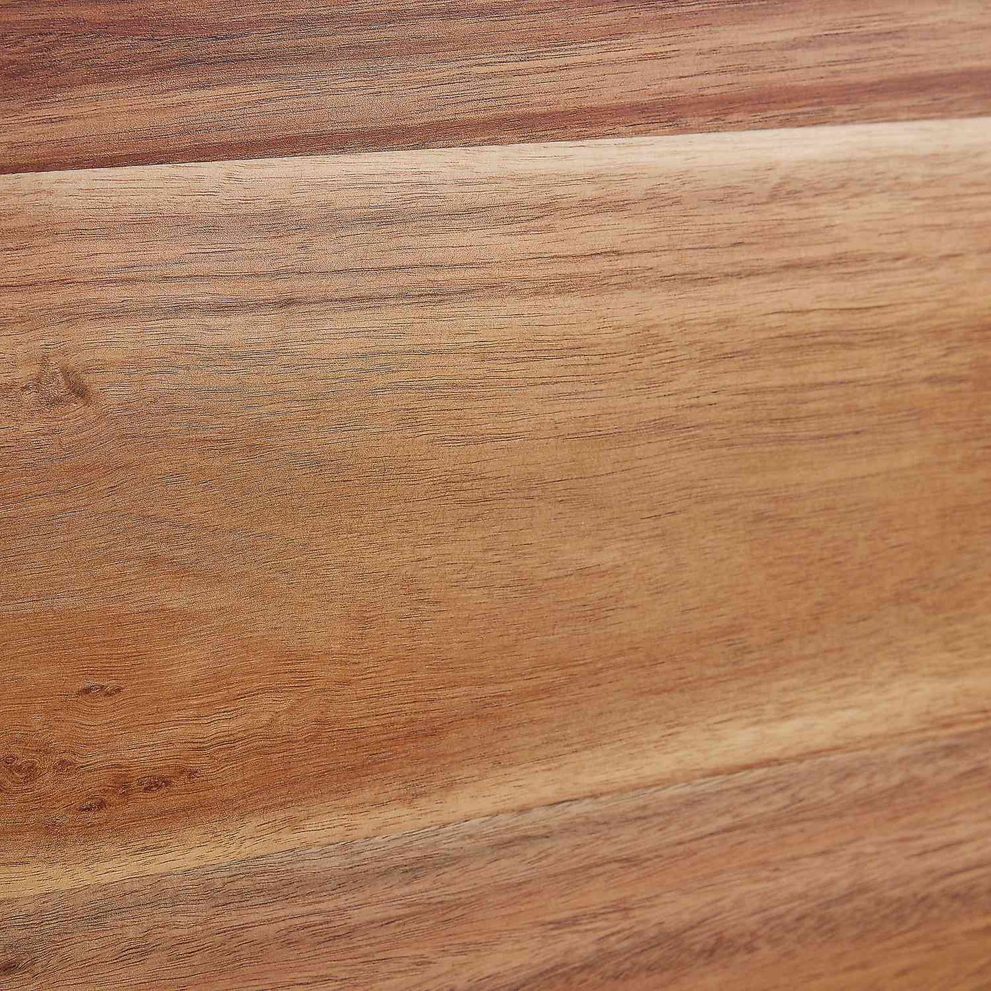 Cutting board in acacia wood