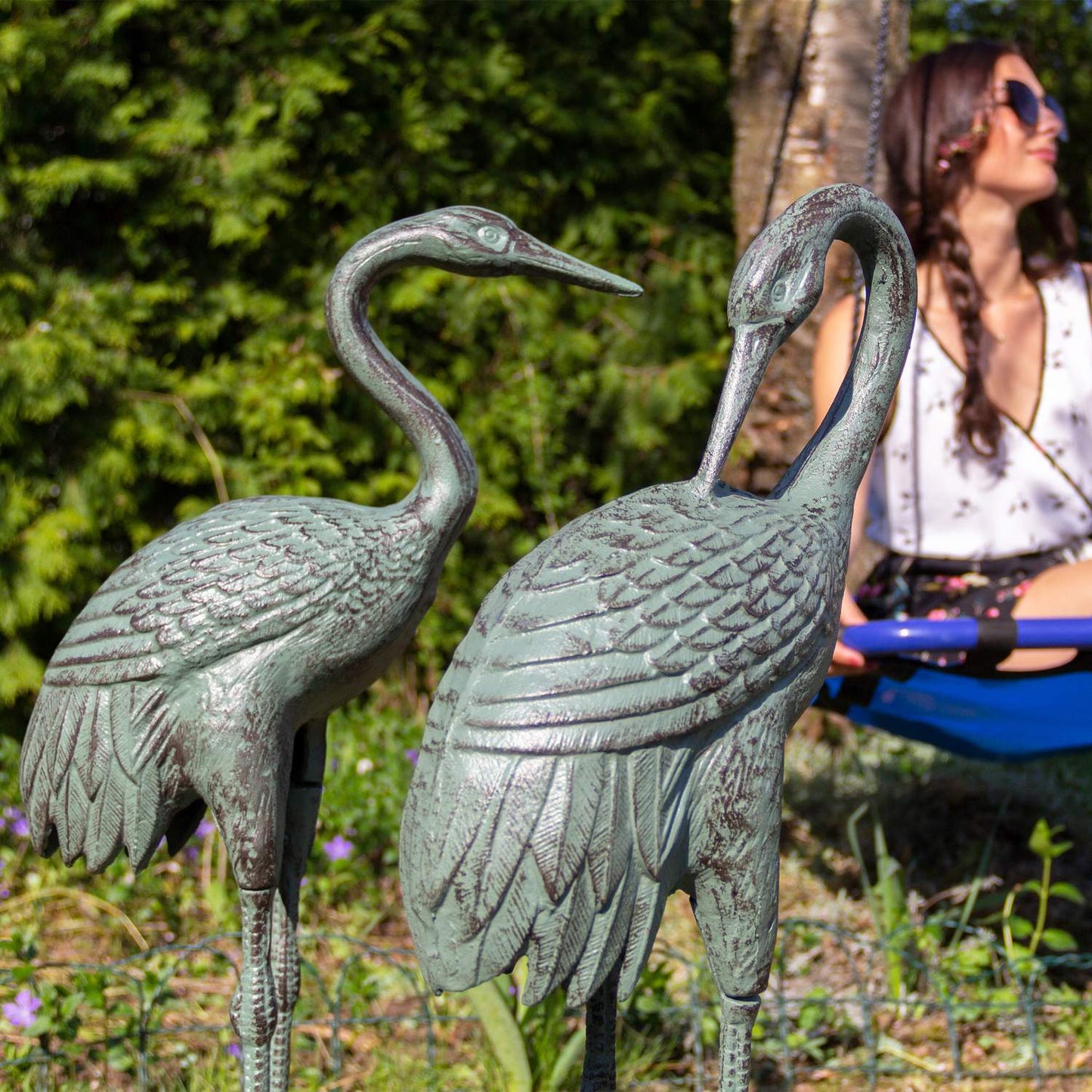 <p>Enhance your garden with this elegant cast iron crane sculpture, perfect for bird lovers and garden enthusiasts seeking timeless outdoor decor. Its durable design withstands all weather conditions.</p>

<ul>
<li>Enjoy an elegant crane design that capti