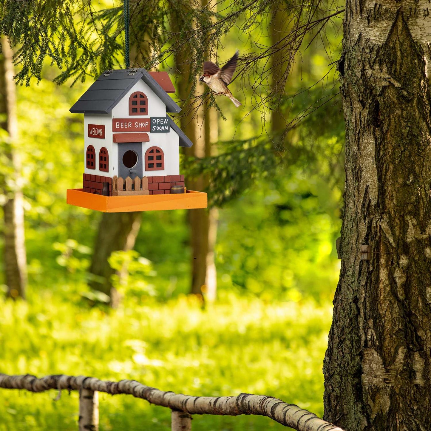 <p>Enhance your garden with this small bird feeder, designed to attract birds while adding charm to your outdoor space. Crafted from durable poplar and pine wood, it offers both beauty and functionality.</p>

<ul>
<li>Enjoy a detailed inn-style design tha