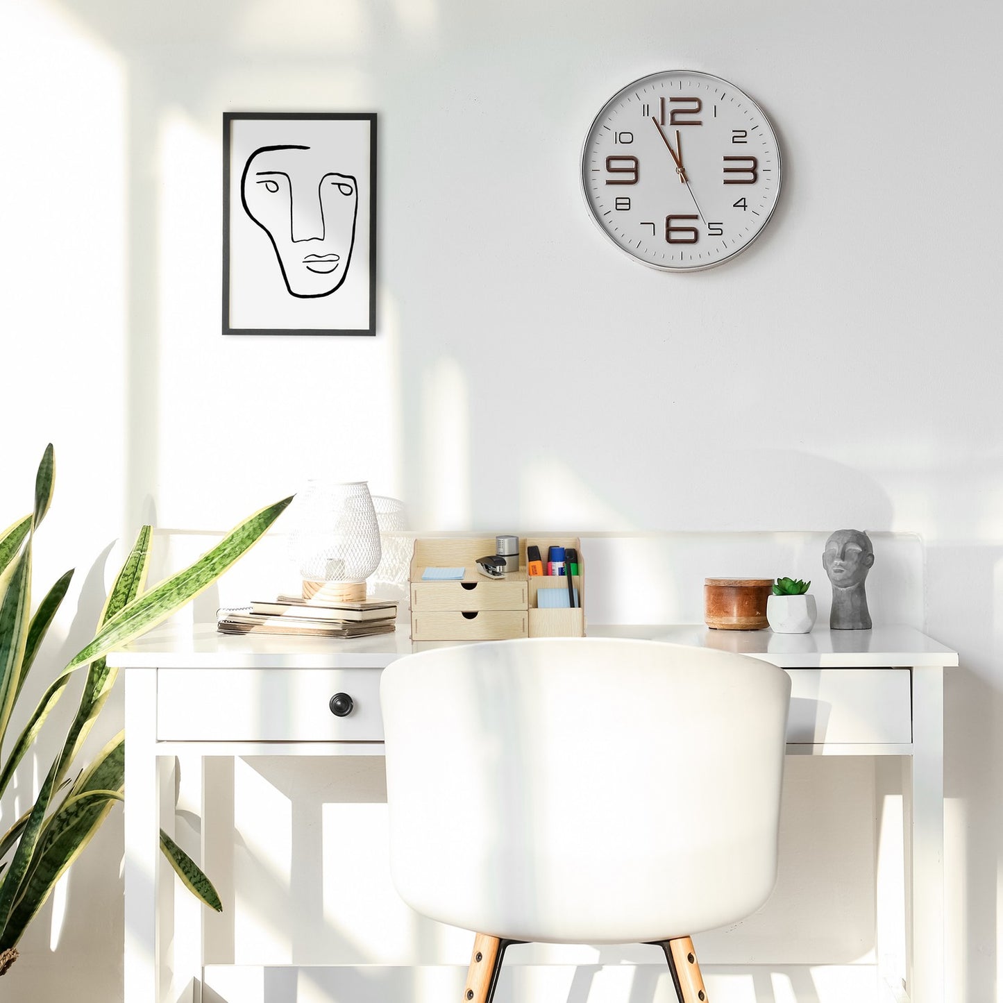 <p>Enhance your workspace with this efficient desk organiser, featuring a smart plug-in system for effortless assembly. Perfect for home or office, it keeps essentials organized and easily accessible.</p>

<ul>
<li>Assemble swiftly with a user-friendly pl