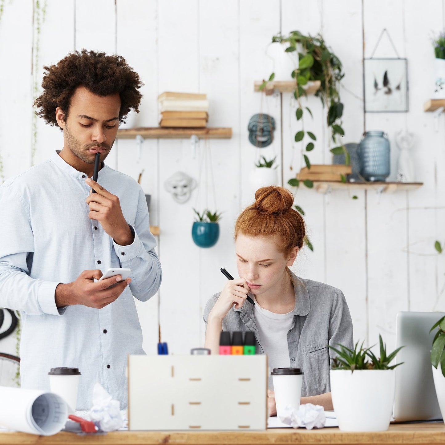 <p>Enhance your workspace with this efficient desk organiser, featuring a smart plug-in system for effortless assembly. Perfect for home or office, it keeps essentials organized and easily accessible.</p>

<ul>
<li>Assemble swiftly with a user-friendly pl