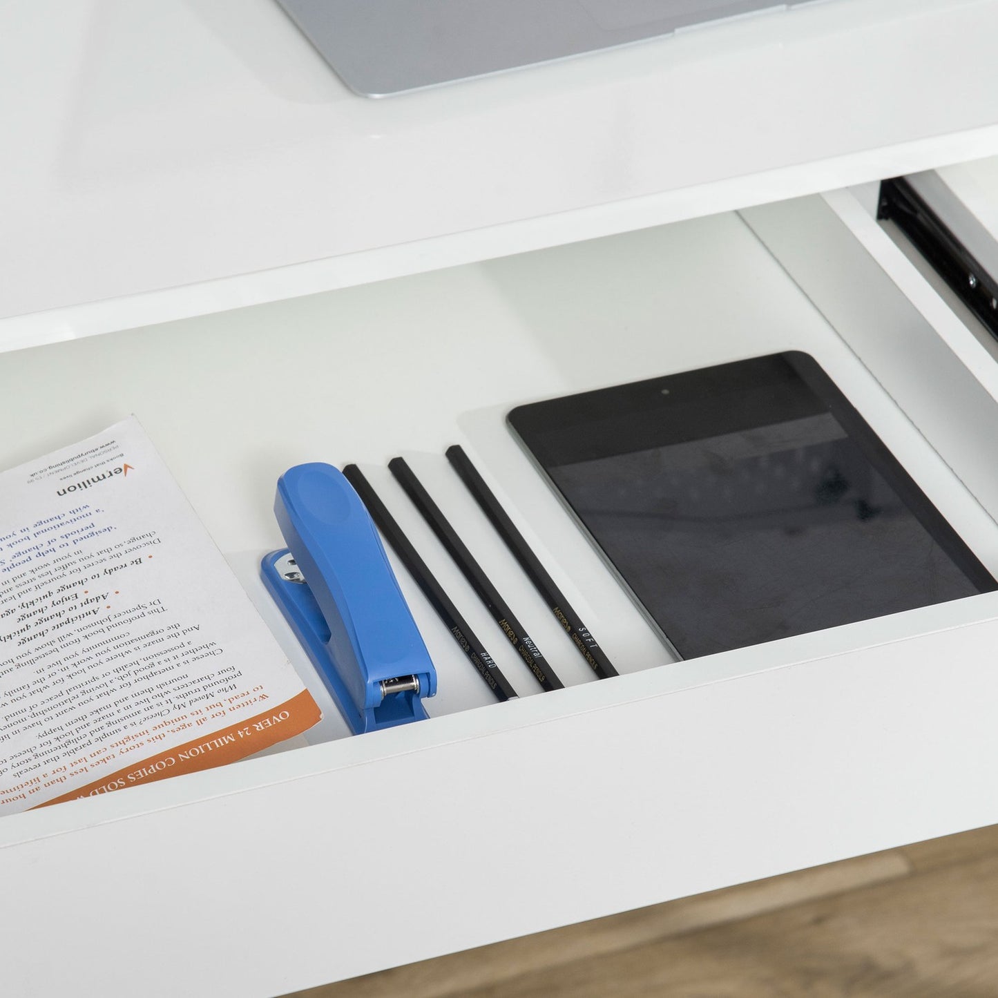 White & Gray Desk - Cloth bag, 2 drawers, Note grid