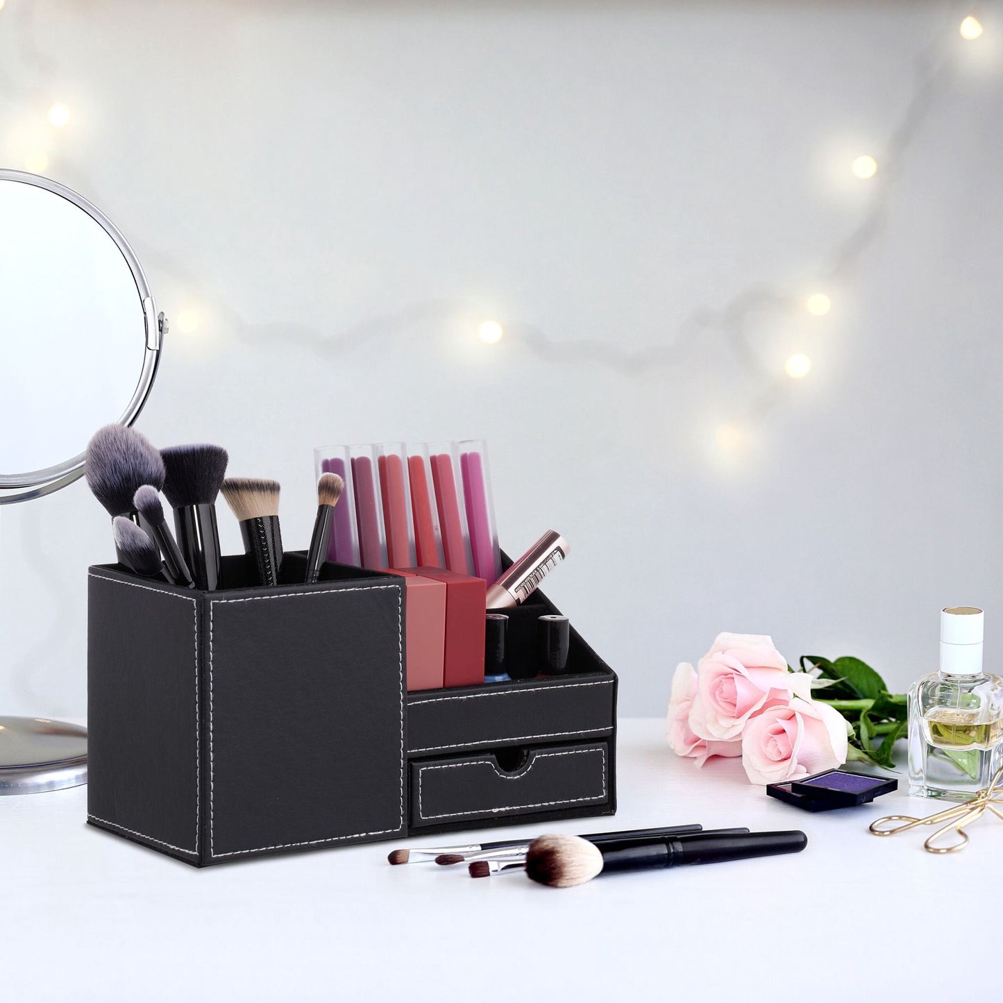Desk organization in leather look