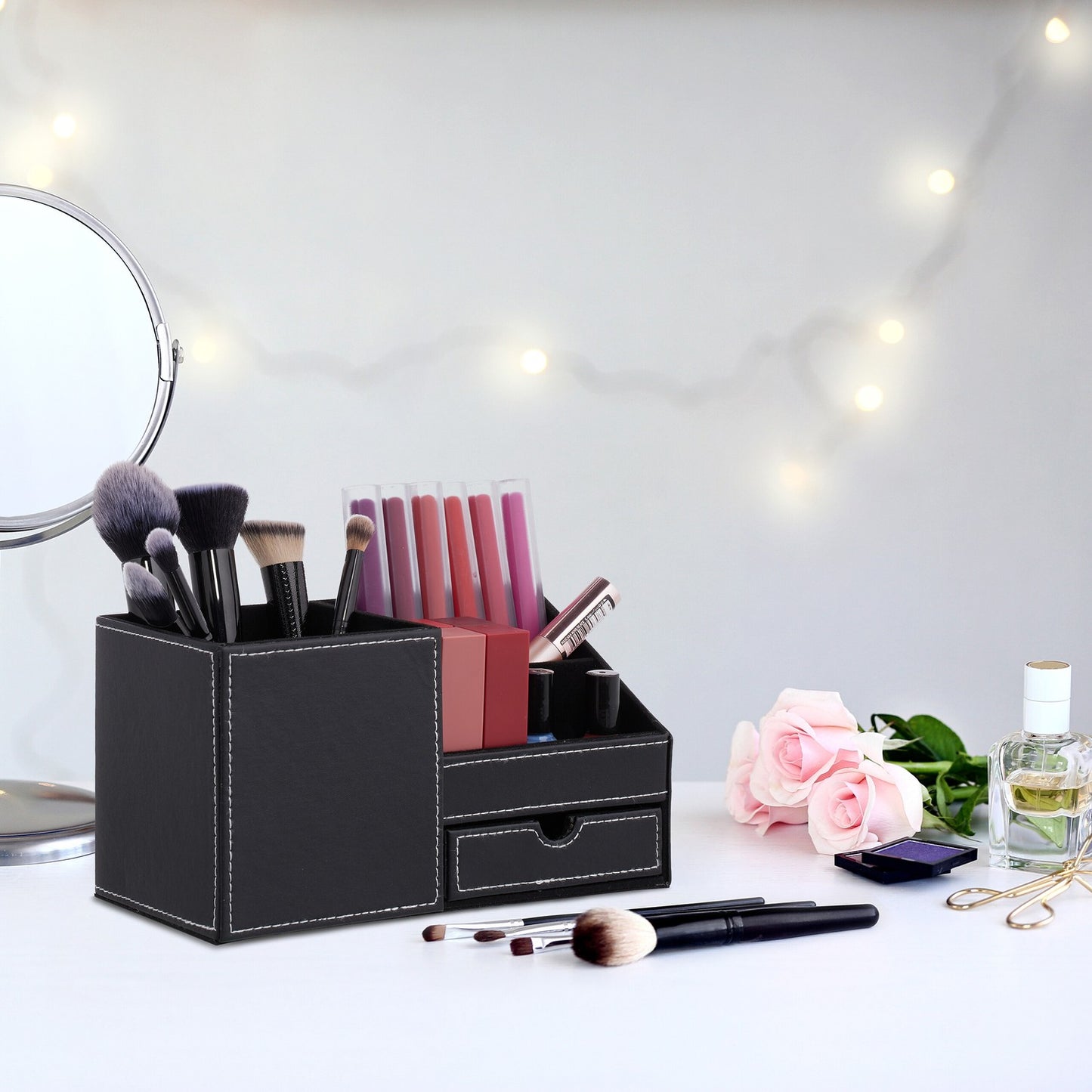 Desk organization in leather look