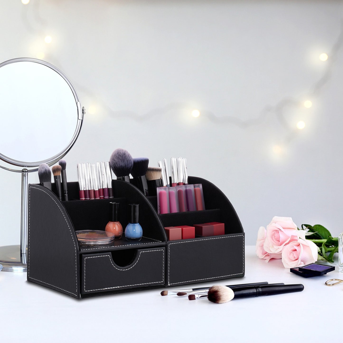 Desk organization in leather look